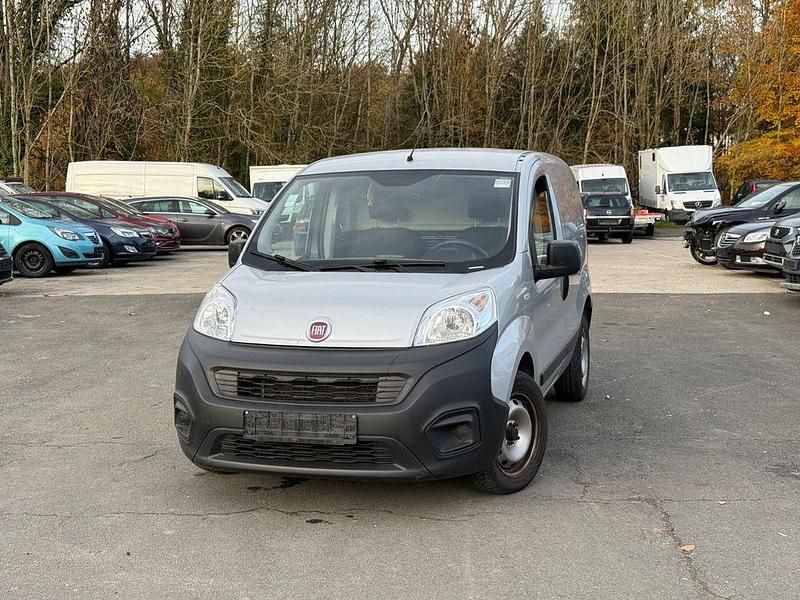 Grau Gebraucht 2020 Fiat Fiorino Van | 5.700 € (Fairer Preis) - Bild 1/4
