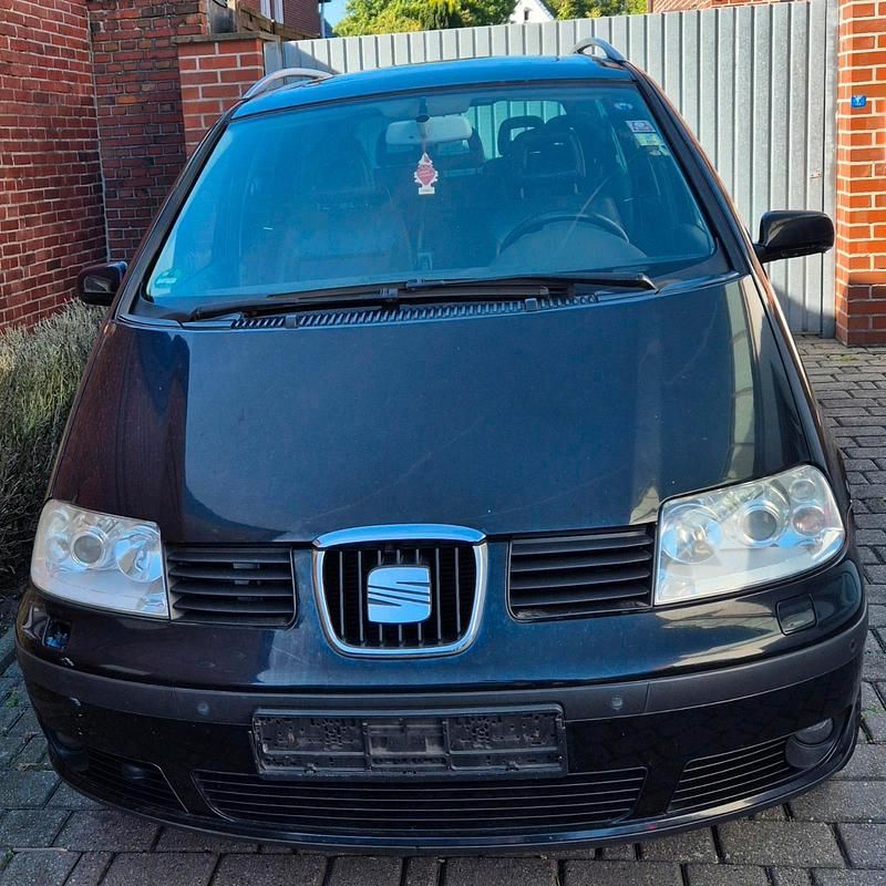 Schwarz Gebraucht 2003 Seat Alhambra Van / Kleinbus | 2.200 € (Fairer Preis) - Bild 1/4