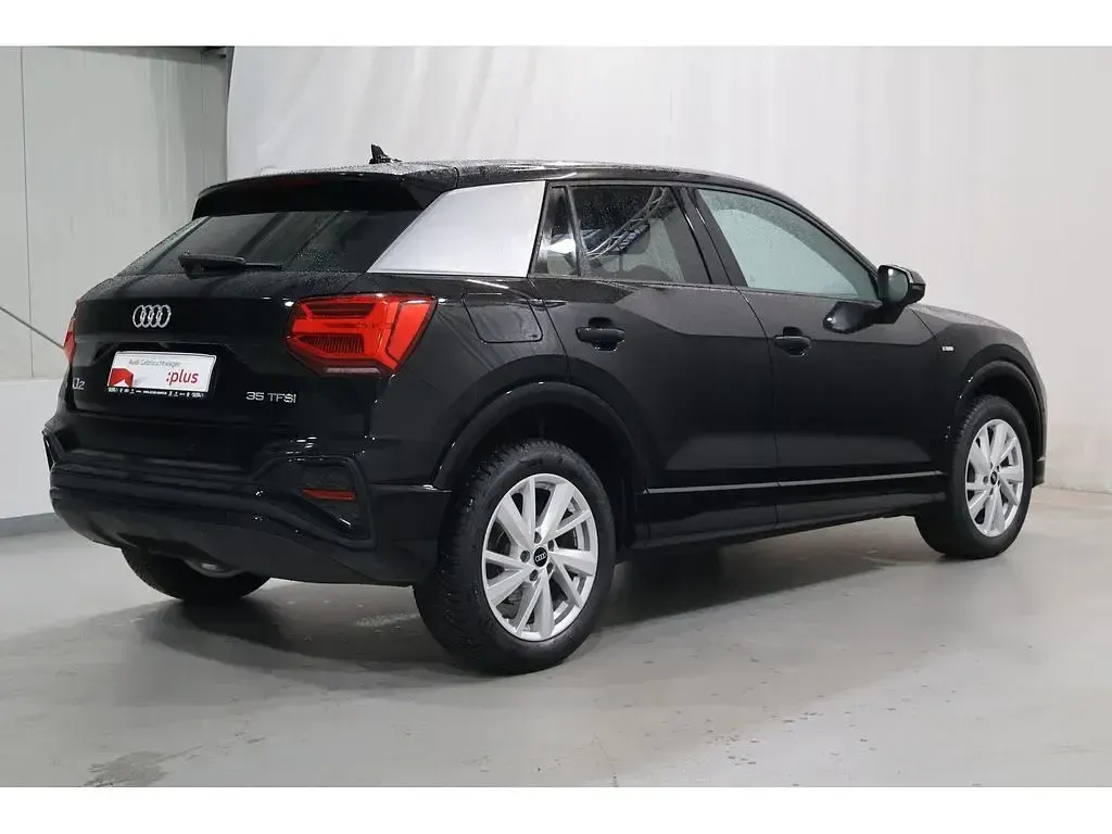 Gebraucht Audi Q2 S-Line 150 PS (110 kW) 2025 Schwarz SUV