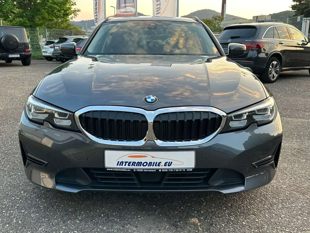 Gebraucht BMW 318 Advantage 136 PS (100 kW) 2020 Mineralgrau Kombi