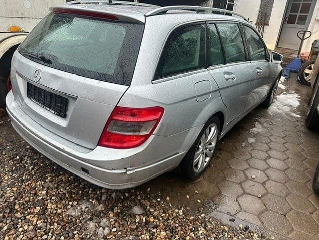 Gebraucht Mercedes C200 136 PS (100 kW) 2010 Silber Limousine
