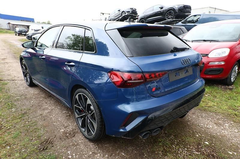 Neu Audi S3 Advanced 333 PS (244 kW) 2026 Blau metallic Limousine