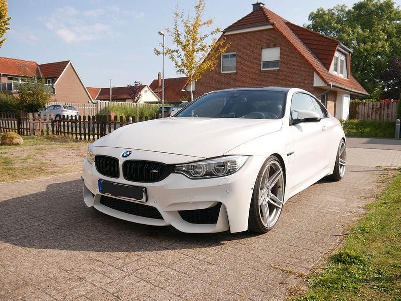 Weiß Gebraucht 2015 BMW M4 Performance Coupé | 48.900 € - Bild 1/4