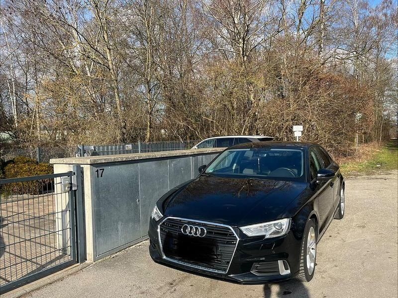 Gebraucht Audi A3 Design 116 PS (85 kW) 2018 Schwarz Limousine