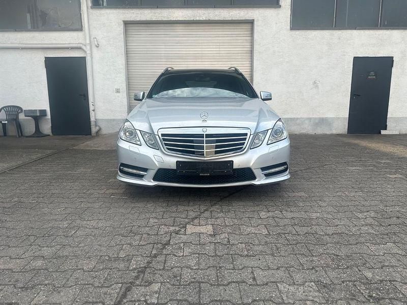 Gebraucht Mercedes E500 AMG 408 PS (300 kW) 2011 Silber Limousine