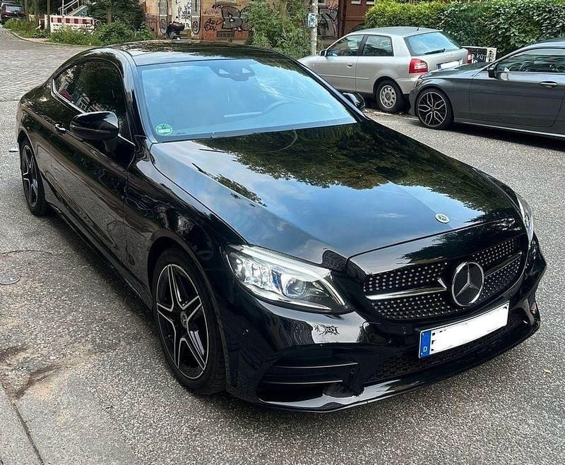Schwarz Gebraucht 2024 Mercedes C200 Coupé | 43.450 € (Fairer Preis) - Bild 1/4