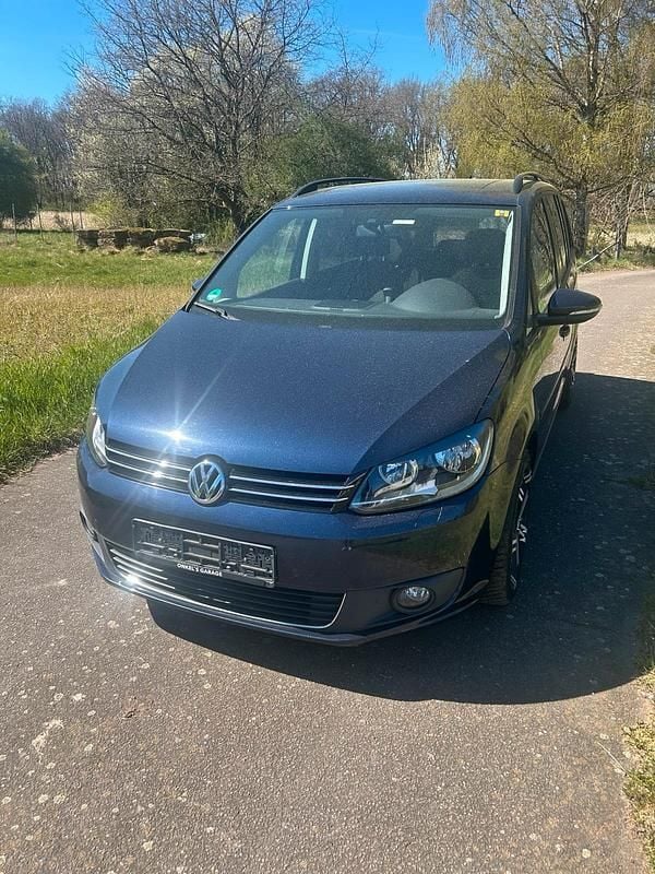 Gebraucht VW Touran 140 PS (102 kW) 2014 Blau Van / Kleinbus