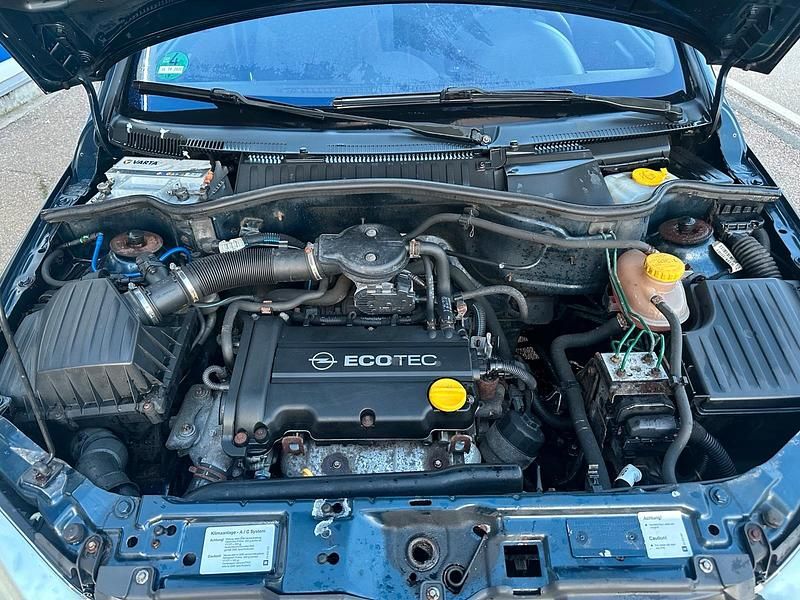 Gebraucht Opel Corsa 75 PS (55 kW) 2002 Schwarz Kleinwagen