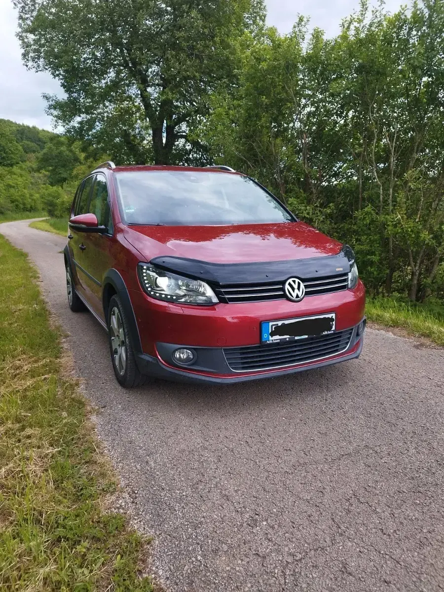 Gebraucht VW Touran Cross 140 PS (102 kW) 2012 Rot Van / Kleinbus