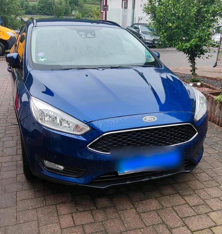 Blau Gebraucht 2014 Ford Focus Business Edition Kombi | 6.000 € (Fairer Preis) - Bild 1/4