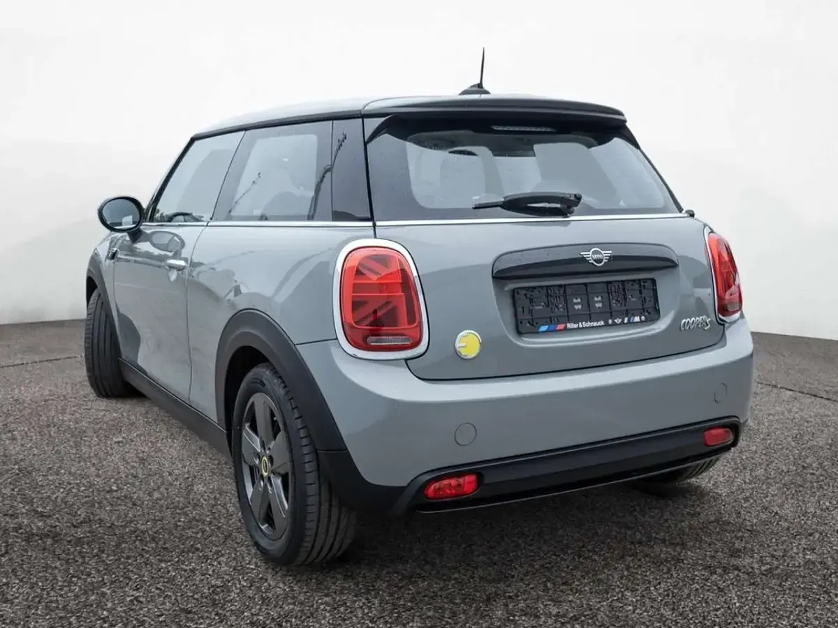 Gebraucht Mini Cooper SE Essential 135 kW (184 PS) 2022 Grau Kleinwagen
