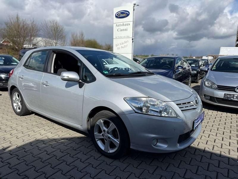 Gebraucht Toyota Auris Edition 132 PS (97 kW) 2011 Silber Kleinwagen