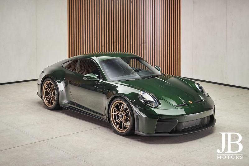 Neu Porsche 992 510 PS (375 kW) 2025 Grün