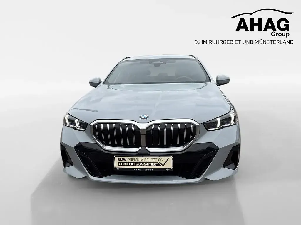 Gebraucht BMW 520 Comfort Edition 197 PS (144 kW) 2025 Schwarz Kombi