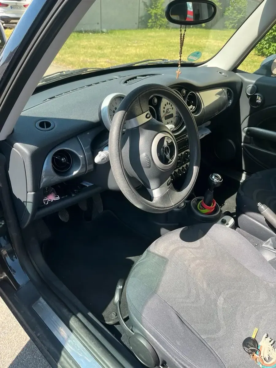 Gebraucht Mini ONE 90 PS (66 kW) 2004 Schwarz Kleinwagen