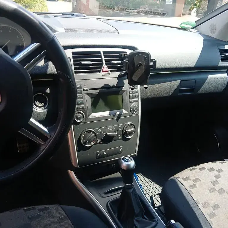 Gebraucht Mercedes 200 136 PS (100 kW) 2011 Grau Limousine