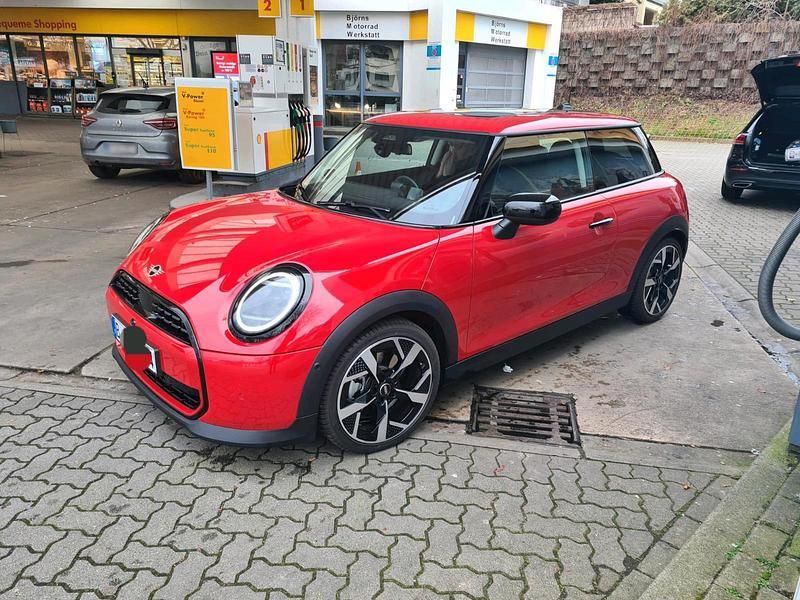 Gebraucht Mini Cooper Classic 156 PS (114 kW) 2024 Rot Kleinwagen
