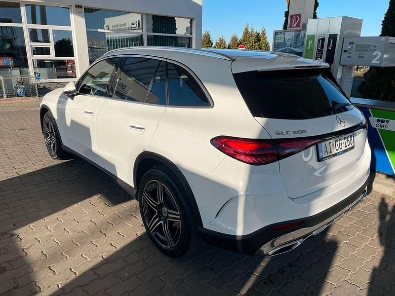 Gebraucht Mercedes GLC200 227 PS (166 kW) 2024 Weiß SUV