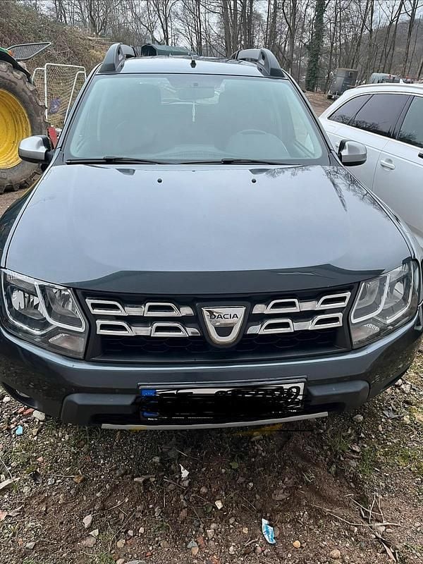 Gebraucht Dacia Duster Lauréate 114 PS (83 kW) 2017 Grau SUV