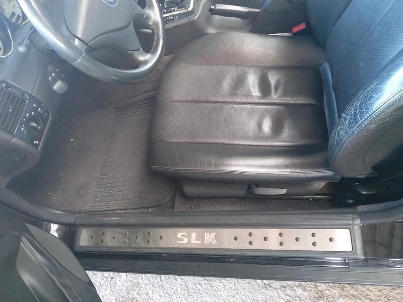 Gebraucht Mercedes SLK230 142 PS (104 kW) 1999 Schwarz Cabrio