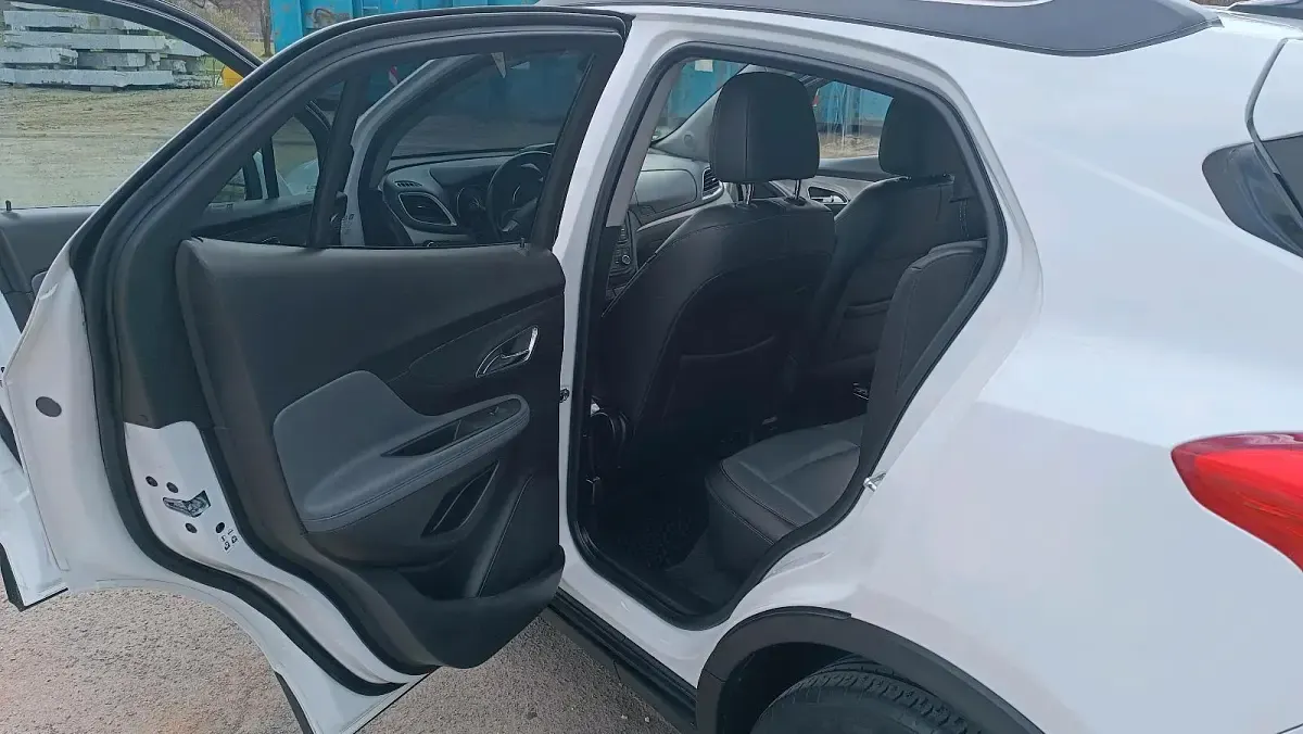 Gebraucht Opel Mokka 136 PS (100 kW) 2015 Weiß SUV