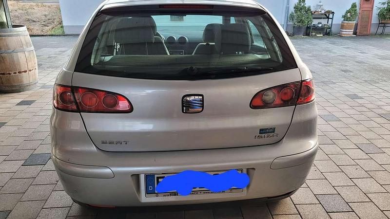 Gebraucht Seat Ibiza Reference 75 PS (55 kW) 2004 Silber Limousine