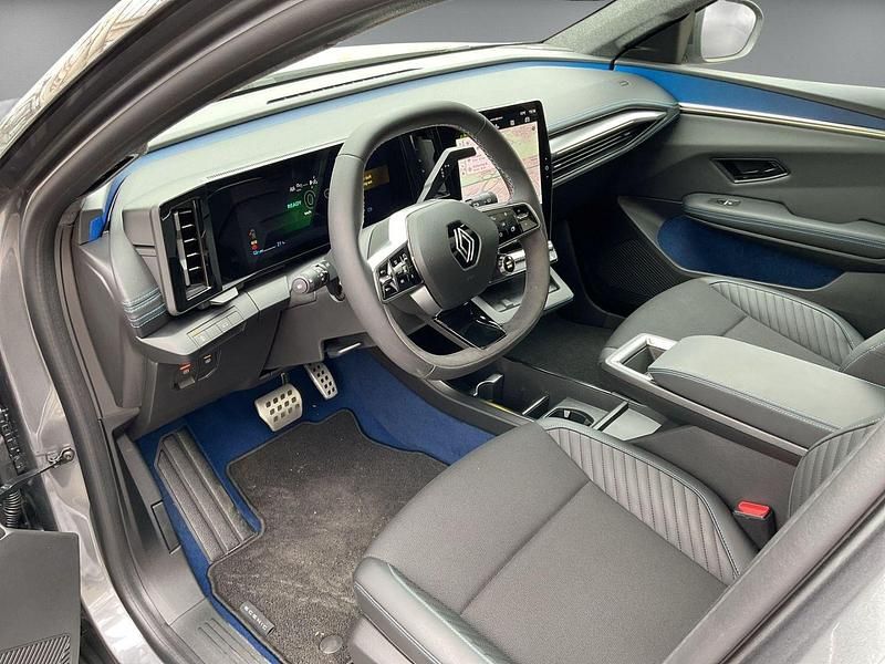 Gebraucht Renault Scenic E-Tech Iconic 55 kW (75 PS) 2024 Grau kqg + schwarz gne SUV