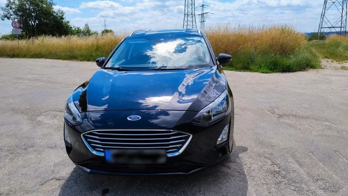 Gebraucht Ford Focus Cool & Connect 101 PS (74 kW) 2021 Schwarz Kombi