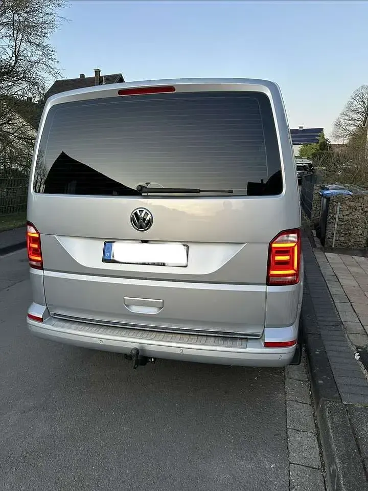 Gebraucht VW Caravelle Comfortline 204 PS (150 kW) 2016 Grau Van
