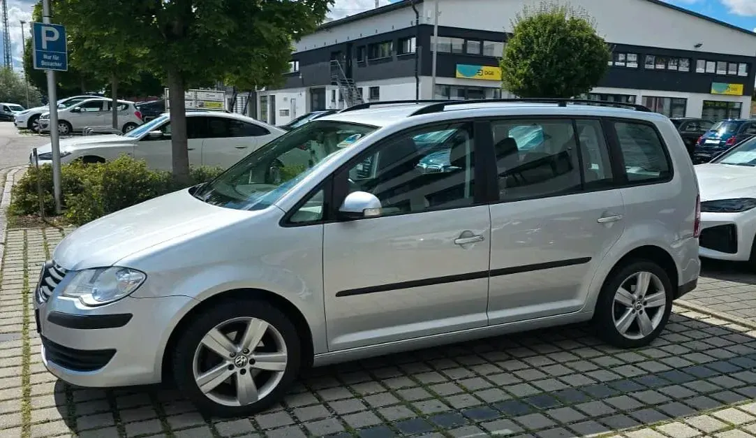 Gebraucht VW Touran 140 PS (102 kW) 2007 Silber Van / Kleinbus