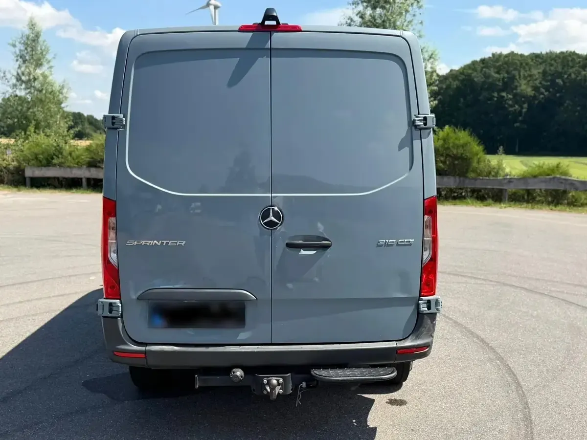 Gebraucht Mercedes Sprinter 163 PS (119 kW) 2019 Grau Van
