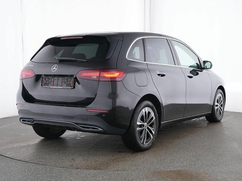 Gebraucht Mercedes B250e Advanced Plus 218 PS (160 kW) 2024 Schwarz Van / Kleinbus