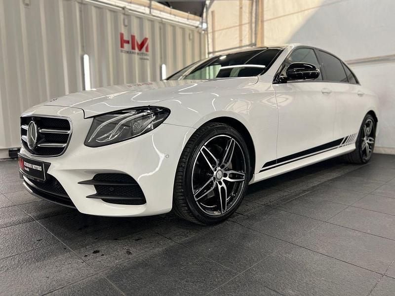 Weiß Gebraucht 2016 Mercedes E200 AMG line Limousine | 27.890 € (Etwas zu teuer) - Bild 1/4