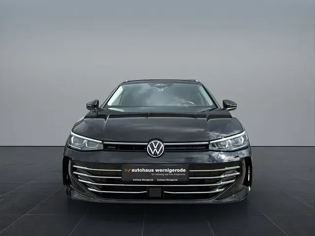 Gebraucht VW Passat Elegance 150 PS (110 kW) 2025 Kombi