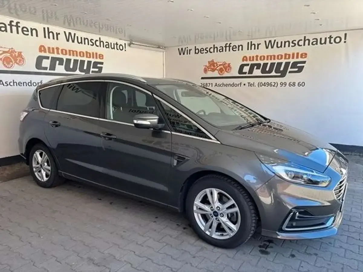 Gebraucht Ford S-MAX Titanium 150 PS (110 kW) 2022 Magnetic Van / Kleinbus
