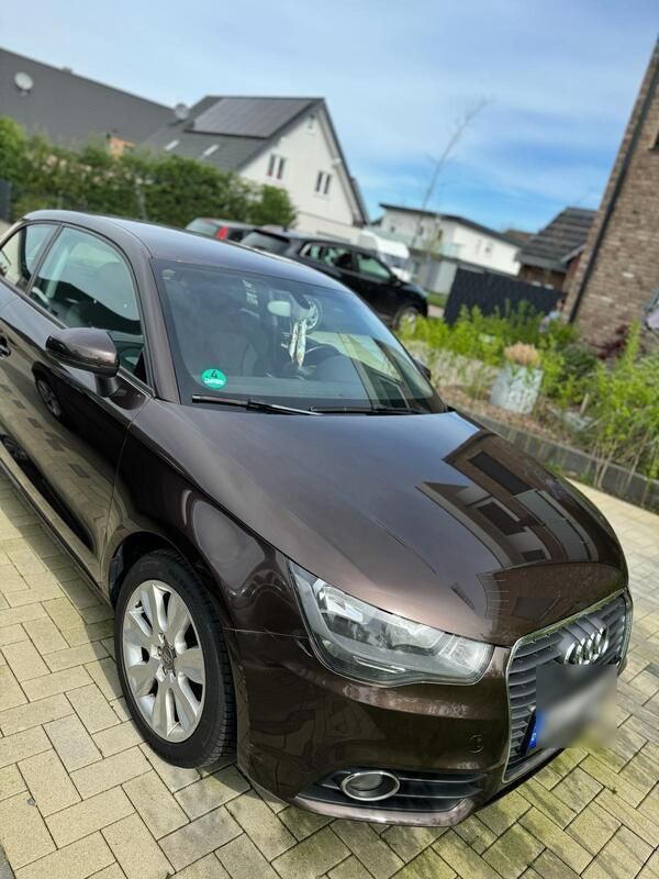 Braun Gebraucht 2012 Audi A1 Kleinwagen | 5.600 € (Guter Preis) - Bild 1/4