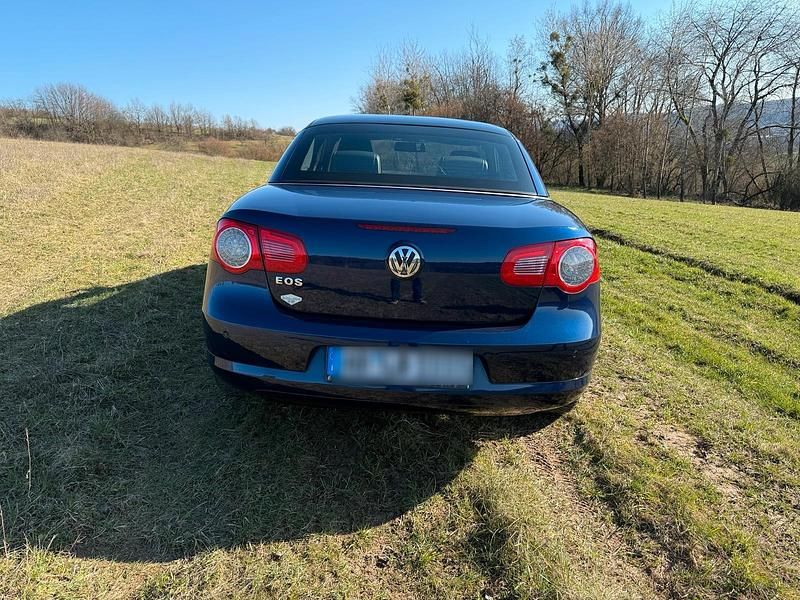 Gebraucht VW Eos 122 PS (89 kW) 2009 Blau Cabrio