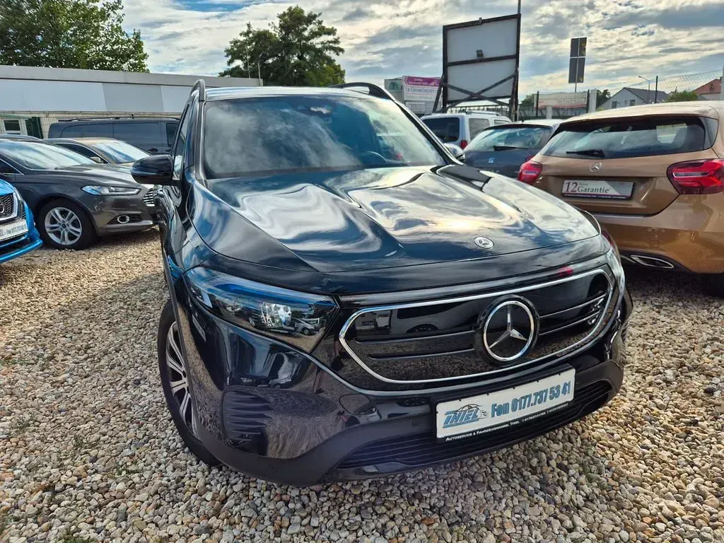 Gebraucht Mercedes EQB250 139 kW (190 PS) 2022 Schwarz SUV
