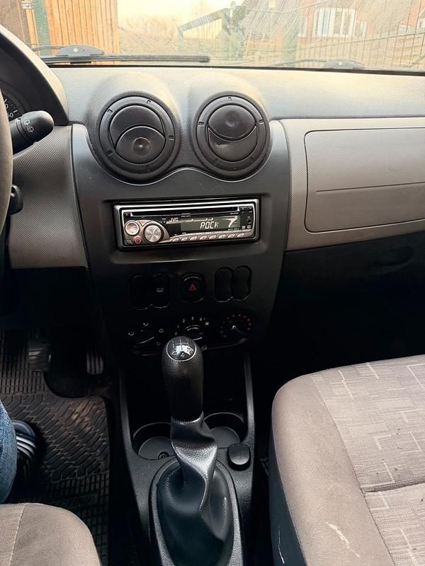 Gebraucht Dacia Sandero 75 PS (55 kW) 2009 Andere farben Kleinwagen