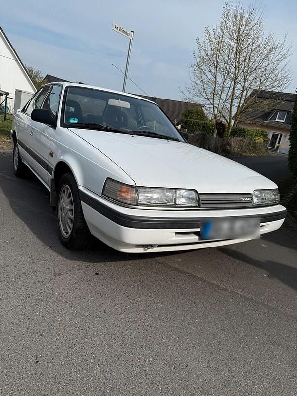 Usata Mazda 626 90 CV (66 kW) 1987 Bianco Berlina