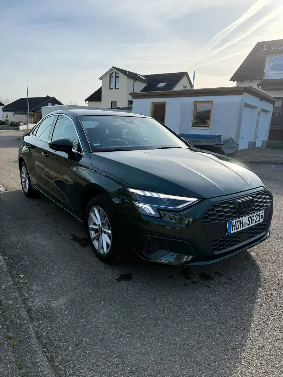 Gebraucht Audi A3 Ambiente 110 PS (80 kW) 2020 Grün Limousine