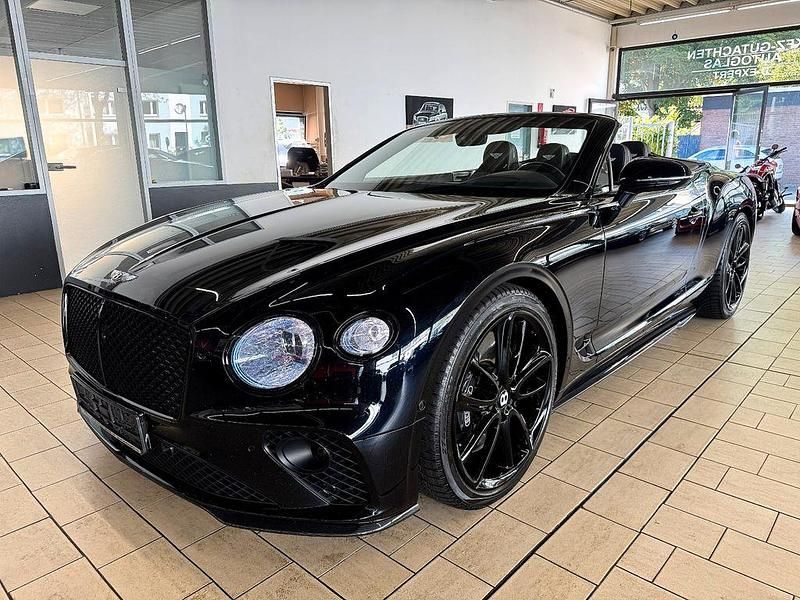 Gebraucht Bentley Continental GT Convertible 549 PS (403 kW) 2022 Onyxschwarz (metallic) Cabrio