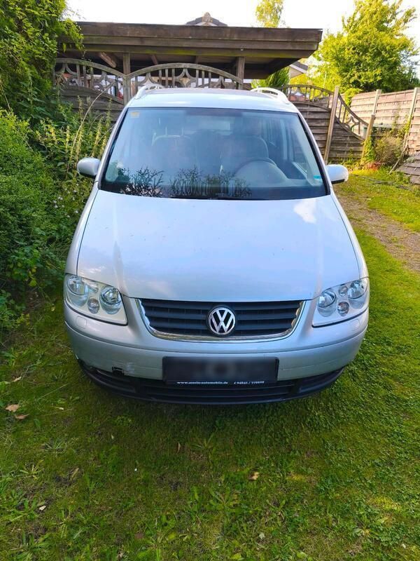 Silber Gebraucht 2004 VW Touran Basis Van / Kleinbus | 600 € (Superpreis) - Bild 1/4