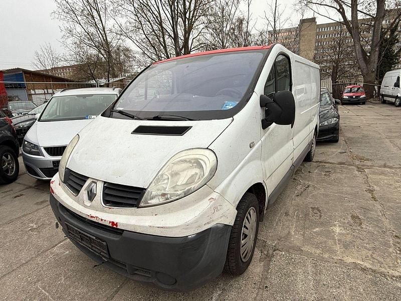 Gebraucht Renault Trafic 114 PS (83 kW) 2011 Weiß Van / Kleinbus