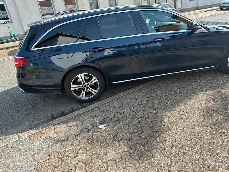 Gebraucht Mercedes 220 194 PS (142 kW) 2019 Blau Kombi