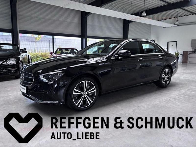 Obsidianschwarz (metallic) Gebraucht 2021 Mercedes E400 Limousine | 48.889 € (Etwas zu teuer) - Bild 1/4