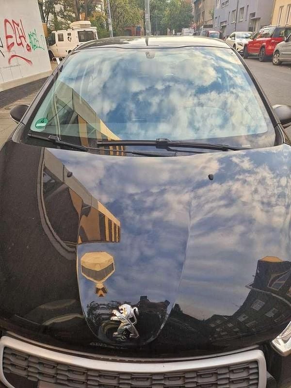Schwarz Gebraucht 2014 Peugeot 208 Active Kleinwagen | 3.700 € (Guter Preis) - Bild 1/4