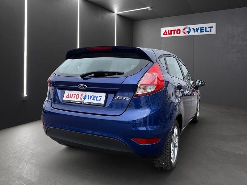 Gebraucht Ford Fiesta 82 PS (60 kW) 2016 Blau Limousine