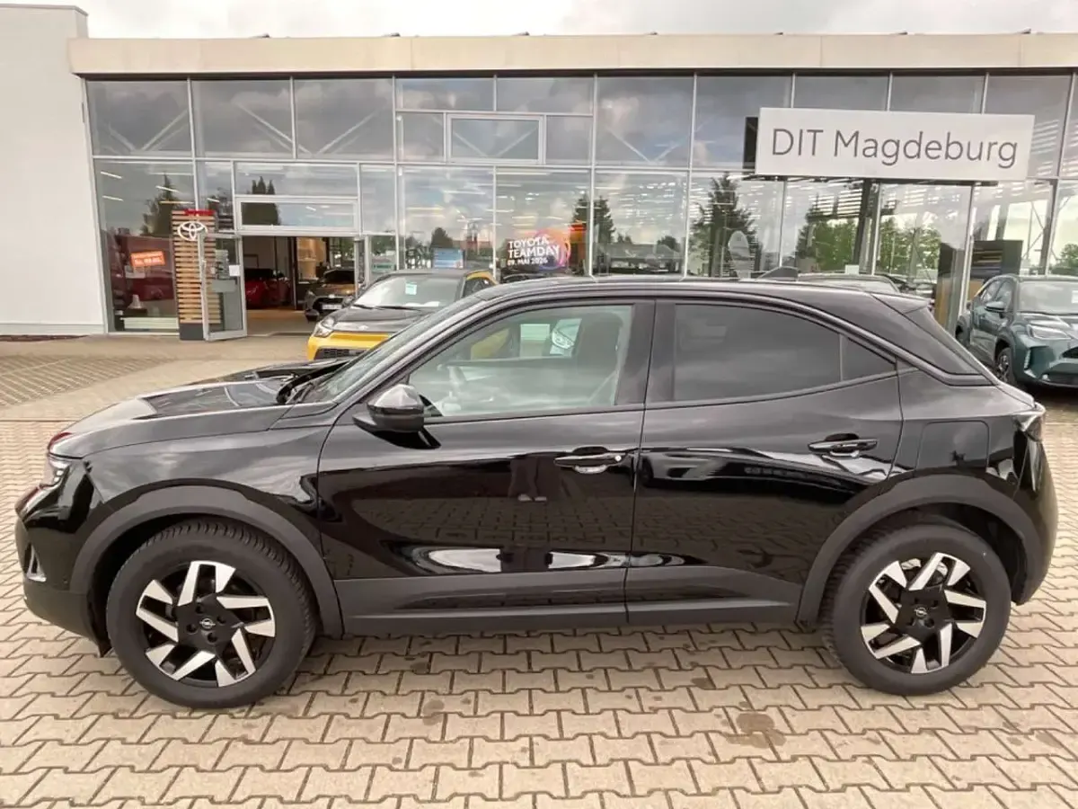 Gebraucht Opel Mokka Edition 131 PS (96 kW) 2025 Lackierung schwarz perla nera/ SUV