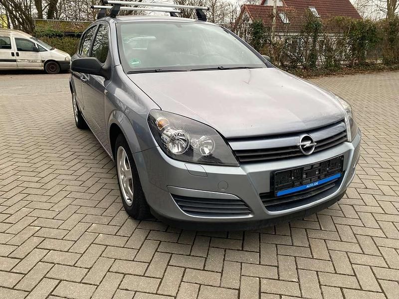 Gebraucht Opel Astra Edition 105 PS (77 kW) 2005 Lichtsilber m2 Kleinwagen